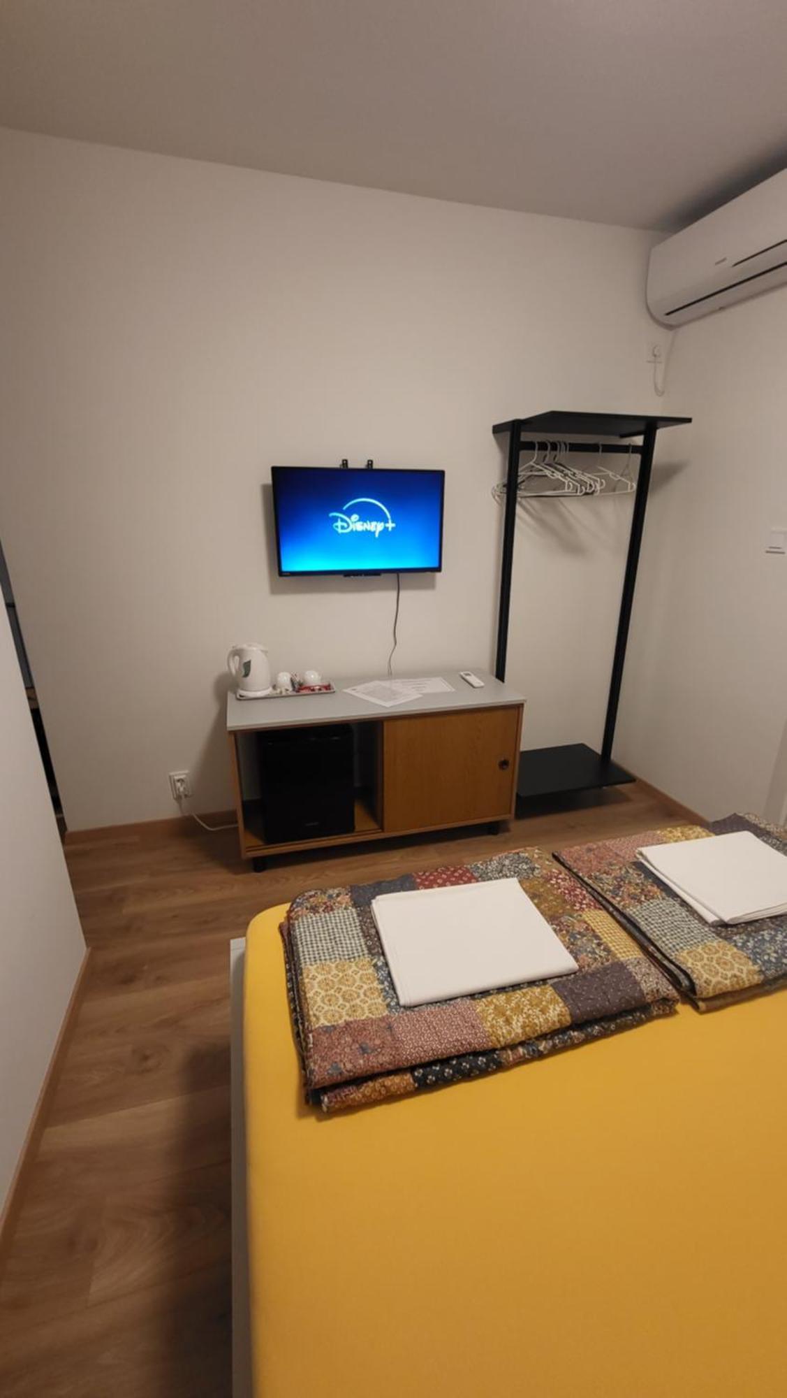 Apartments & Rooms Fam Ribaric Banjol 部屋 写真