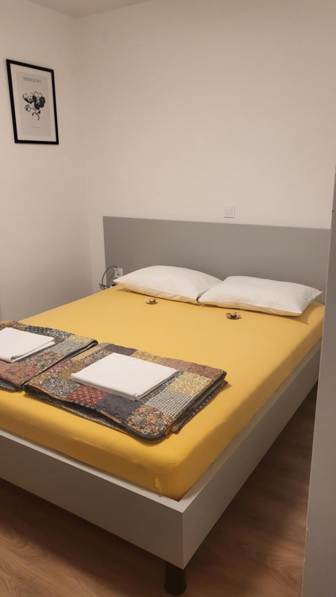 Apartments & Rooms Fam Ribaric Banjol 部屋 写真