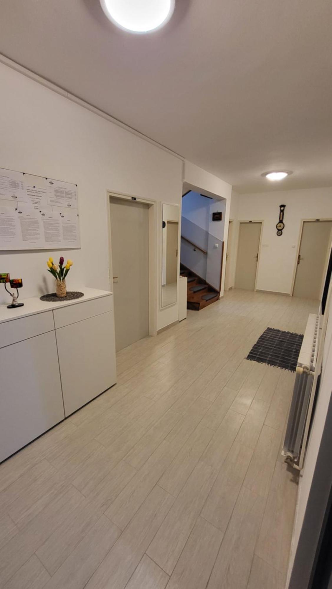 Apartments & Rooms Fam Ribaric Banjol エクステリア 写真